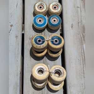 2 sets of Powerflex and 1 set of Ricta skateboard wheels with Bronson bearings.